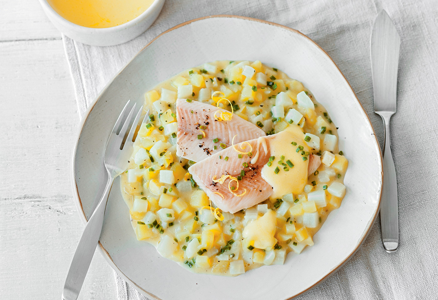 Forellenfilet Auf Erd Pfel Spargel Ragout Frisch Gekocht