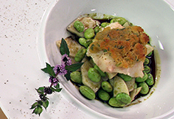 Salat von Sojabohnen mit Saiblingsfilet