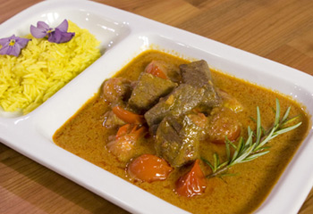 Rinderfilet-Tomaten-Curry mit Basmatireis