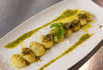 Kartoffel-Gnocchi mit Pesto alla Genovese