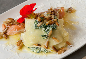 Lasagne von Spinat und Ricotta mit Lachs