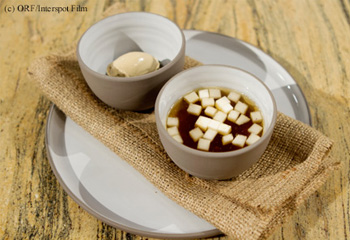 Entensuppe mit Entenleberreis und Birnen Entensuppe mit Entenleberreis und Birnen