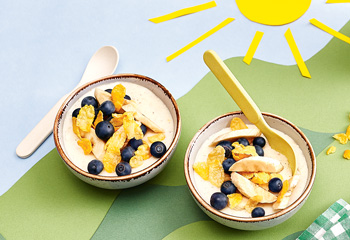 Bio-Cornflakes-Pudding mit fruchtigem Topping