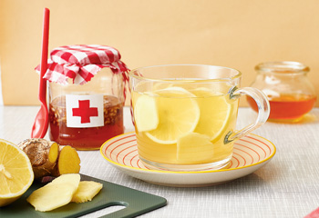 Heiße Ingwer-Zitronen-Limonade mit Honig