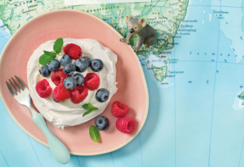Mini-Pavlovas mit Beeren Mini-Pavlovas mit Beeren