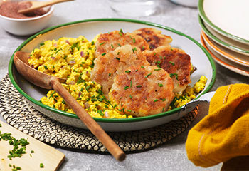 Vegane Knödel mit scrambled Tofu Foto: © Vegavita/ Marian Vegane Knödel mit scrambled Tofu Foto: © Vegavita/ Marian