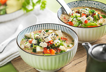 Asiatische Gemüse-Reissuppe Foto: © Vegavita/ Marian Asiatische Gemüse-Reissuppe Foto: © Vegavita/ Marian