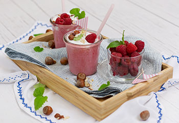 Geeister Himbeershake mit Kokosschlagobers Foto: © Vegavita/ Marian Geeister Himbeershake mit Kokosschlagobers Foto: © Vegavita/ Marian