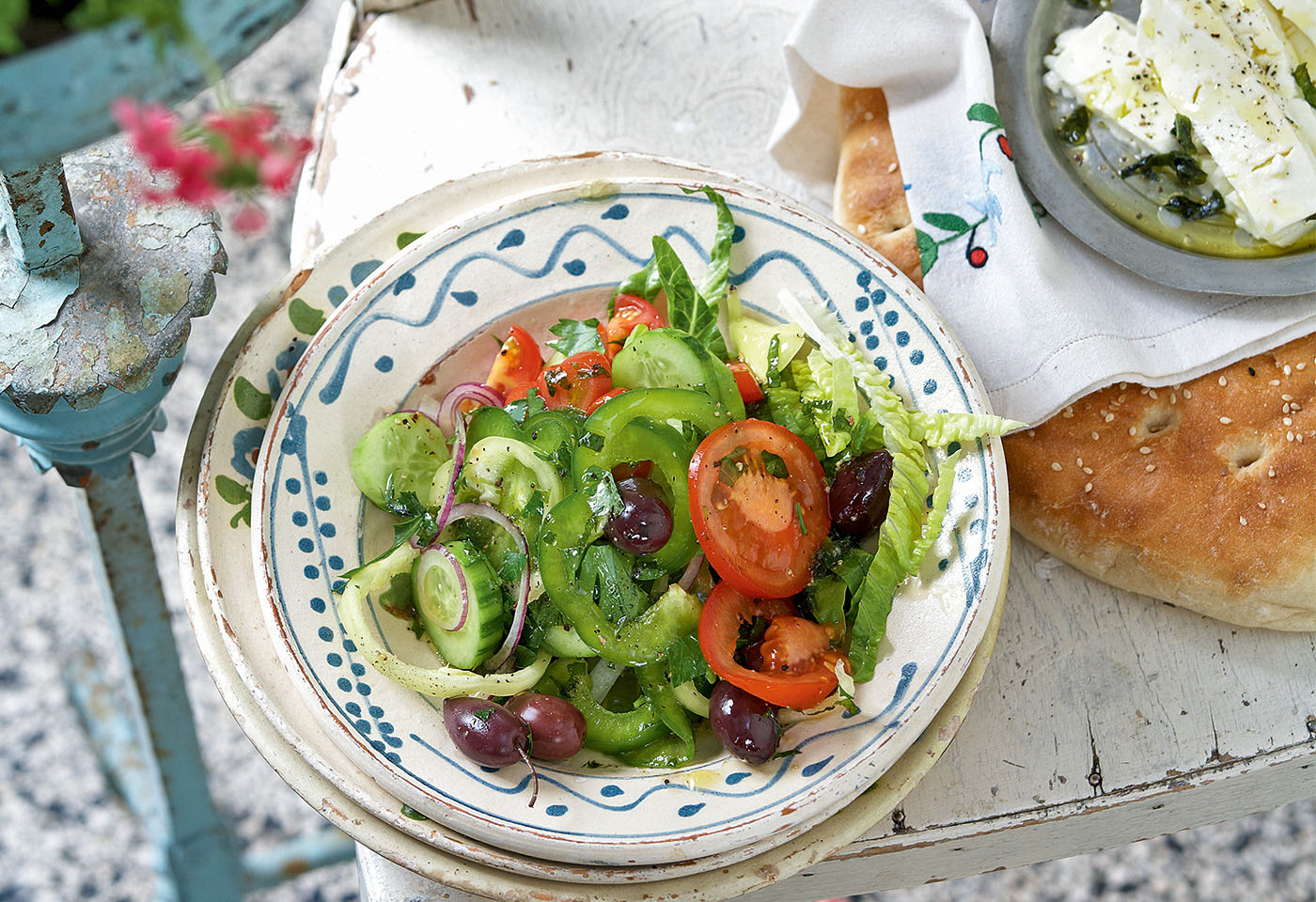 Griechischer Salat mit warmem Feta | Frisch Gekocht