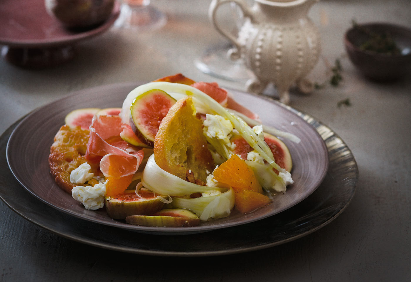 Brotsalat mit Feigen, Prosciutto, Fenchel und Feta | Frisch Gekocht