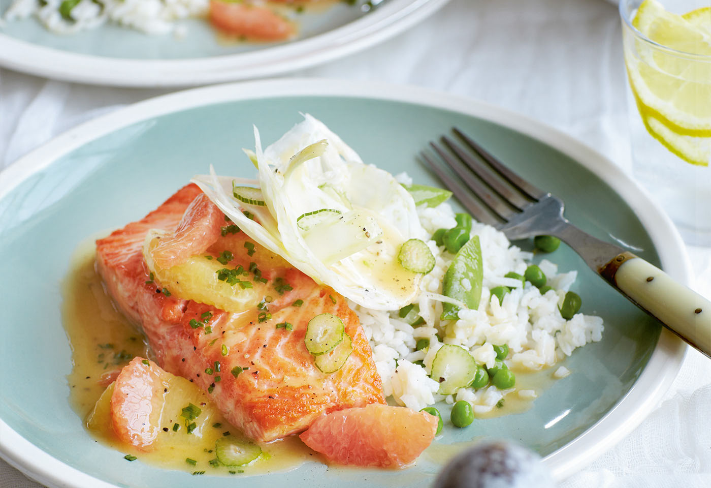 Gebratener Lachs Mit Erbsen-Schnittlauch-Pilaw Und Grapefruit-Sauce ...