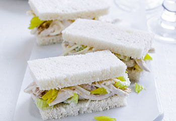 Pikante Hühner-Gemüse-Sandwiches Foto: © Ben Dearnley