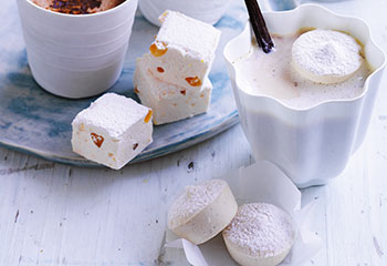 Vanillemilch mit Ahornsirup-Vanille-Marshmallows Foto: © Ben Dearnley