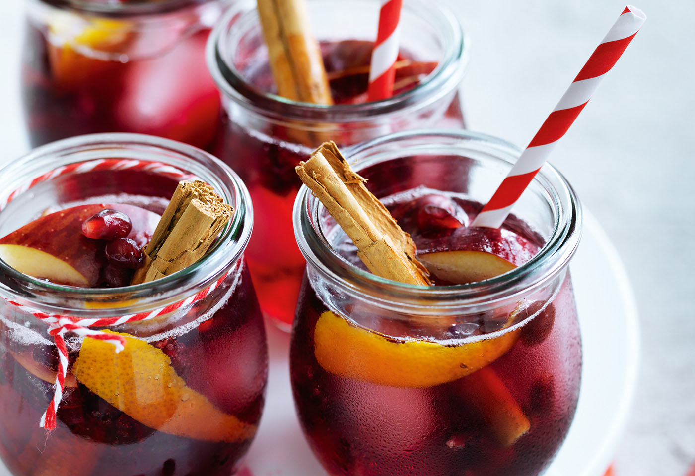 Sangria mit Orangen, Apfel und Granatapfel | Frisch Gekocht