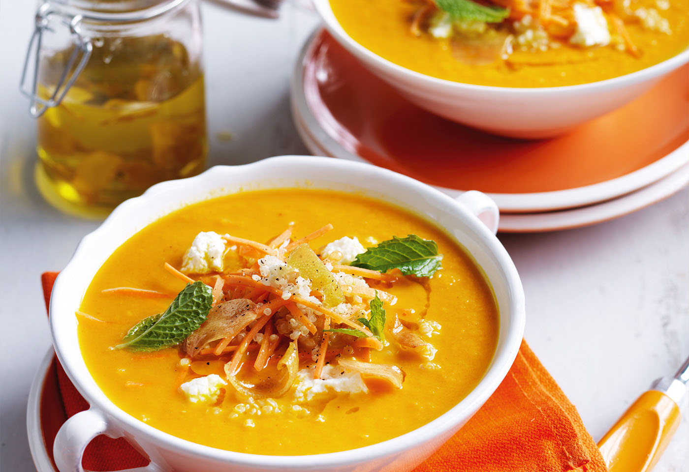 Karottensuppe mit Quinoa, Ricotta und Zitronen-Knoblauchöl | Frisch Gekocht