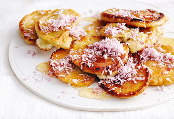 Kokos-Pancakes mit Ahornsirup Foto: © Thorsten Suedfels