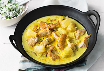 Huhn-Ananas-Curry mit Kräuterreis Foto: © Wolfgang Schardt
