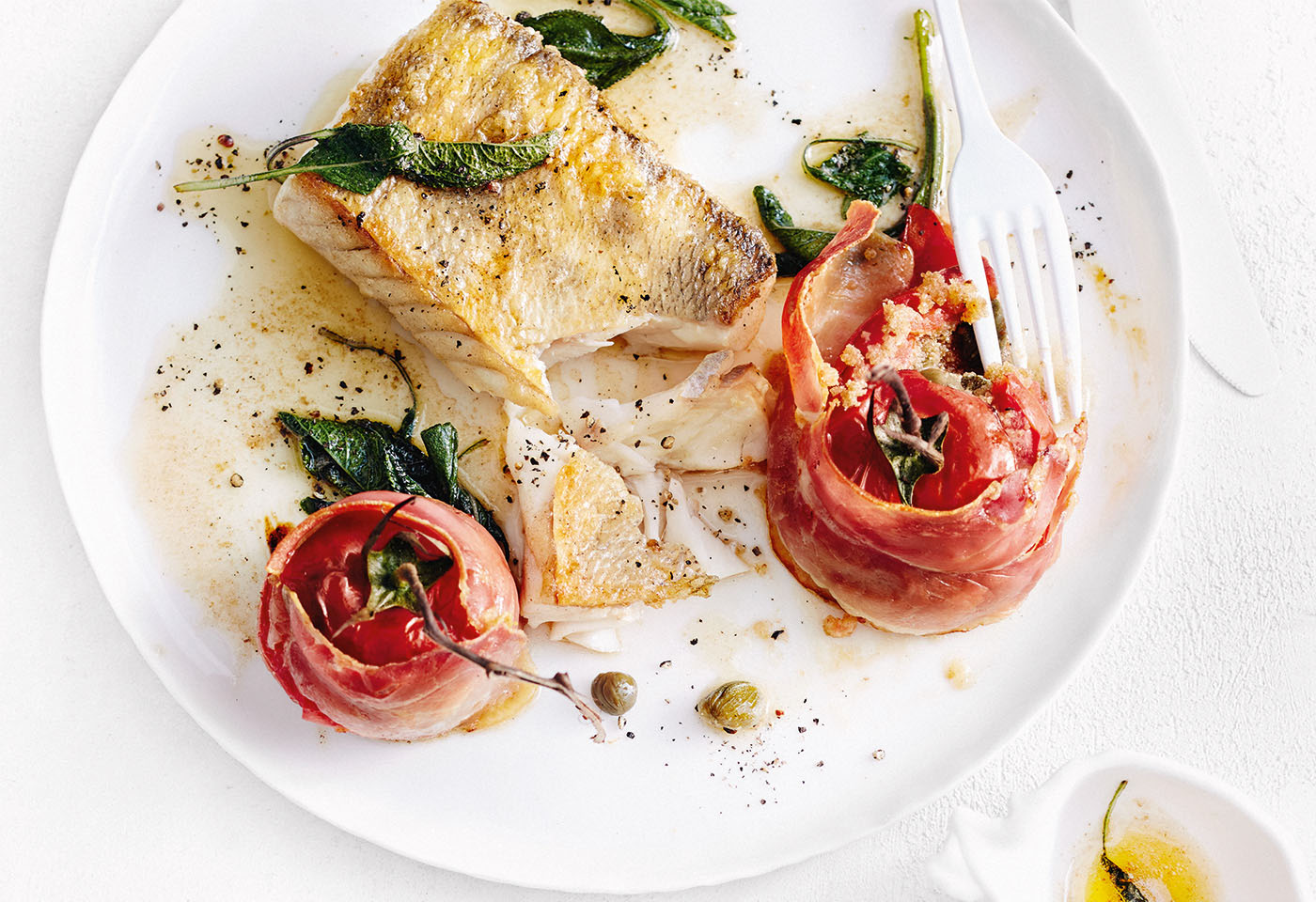 Zander mit Ofentomaten und Salbeibutter | Frisch Gekocht
