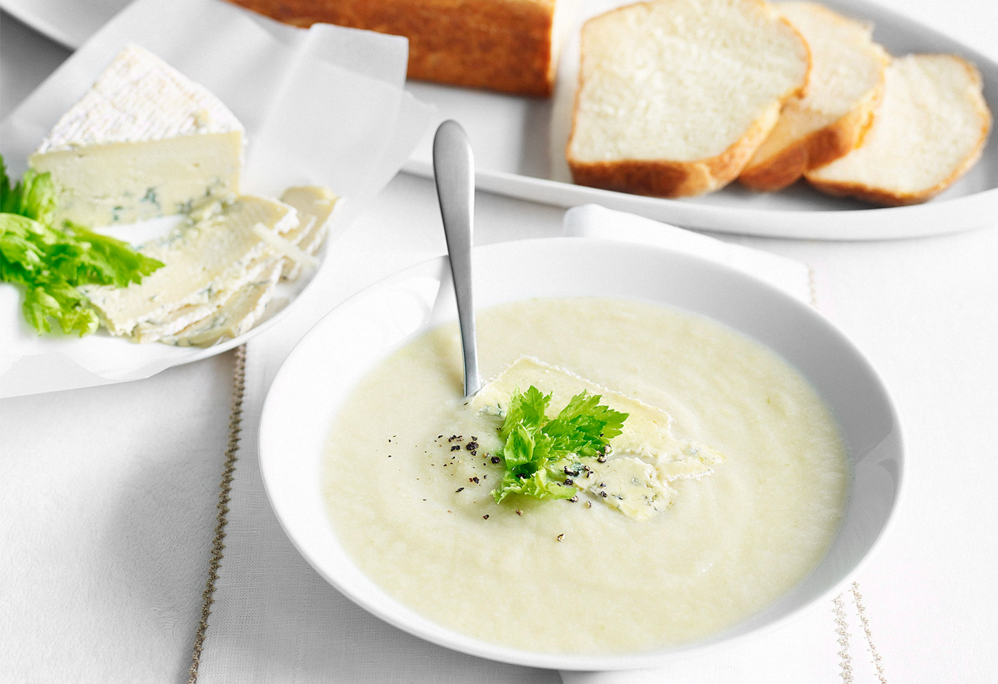 Selleriecremesuppe mit Blauschimmelkäse | Frisch Gekocht