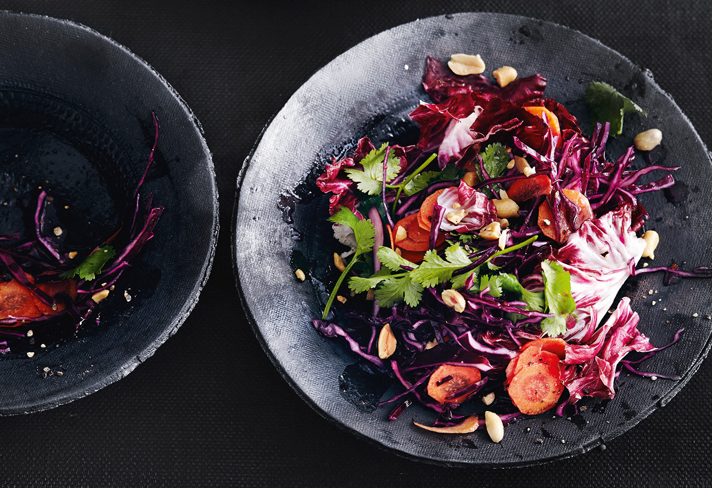 Rotkraut Karottensalat Mit Radicchio Koriander Und Nussen Frisch Gekocht