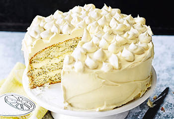 Zitronen-Mohn-Torte mit weißer Schokocreme Foto: © Thorsten Suedfels