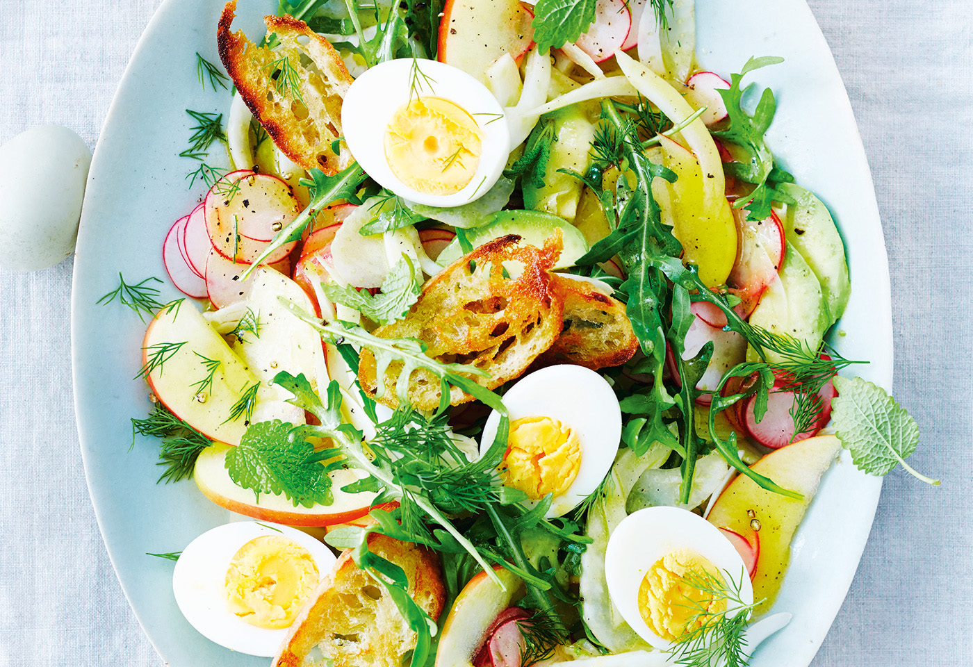 Fenchel Apfel Salat Mit Ei Radieschen Und Rucola Frisch Gekocht