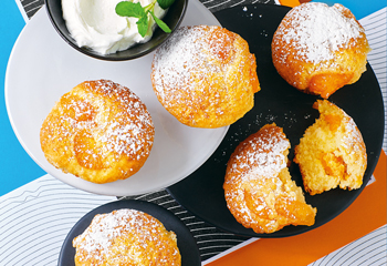 Mandarin-Orangen-Muffins mit Topfencreme Foto: © Monika Schuerle