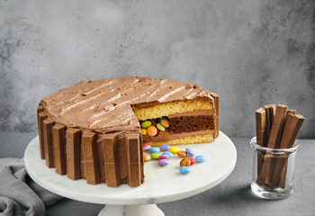 Pudding-Buttercreme-Torte mit Überraschungseffekt Foto: © Stefan Liewehr