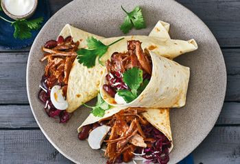 Pulled-Gans-Tortillas mit Kidneybohnen und Rotkraut Foto: © Julia Hoersch
