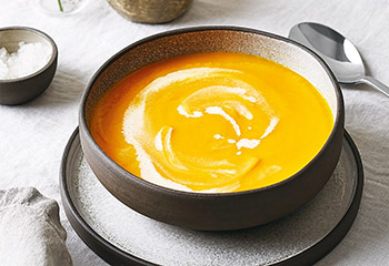 Karotten-Orangen-Cremesuppe Foto: © Kevin Ilse