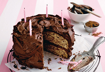 Schokolade-Nuss-Torte Foto: © Stockfood