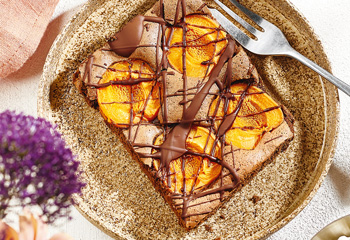 Schoko-Marillen-Blechkuchen Foto: © Kevin Ilse Schoko-Marillen-Blechkuchen Foto: © Kevin Ilse