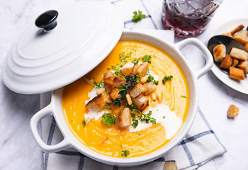 Karotten-Pastinaken-Suppe Foto: © StockFood