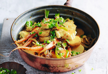 Curryerdäpfel mit Karotten und Tofu Foto: © Stockfood