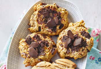 Chocolate Chip Cookies mit Mandeln und Cashews Foto: © Hubertus Schüller, Südwest Verlag