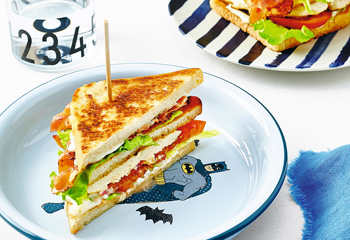 Club Sandwich mit Hendlschnitzel Foto: © Kevin Ilse
