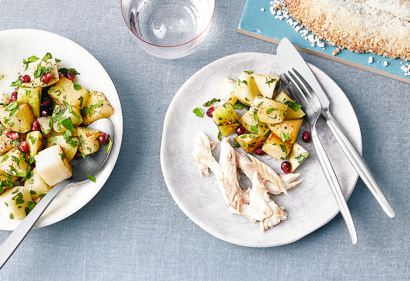 Wolfsbarsch in Salzkruste mit lauwarmem Kohlrabisalat | Frisch Gekocht