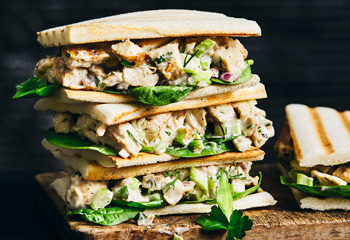 Sandwiches mit Hendl-Sellerie-Salat Foto: © Stockfood