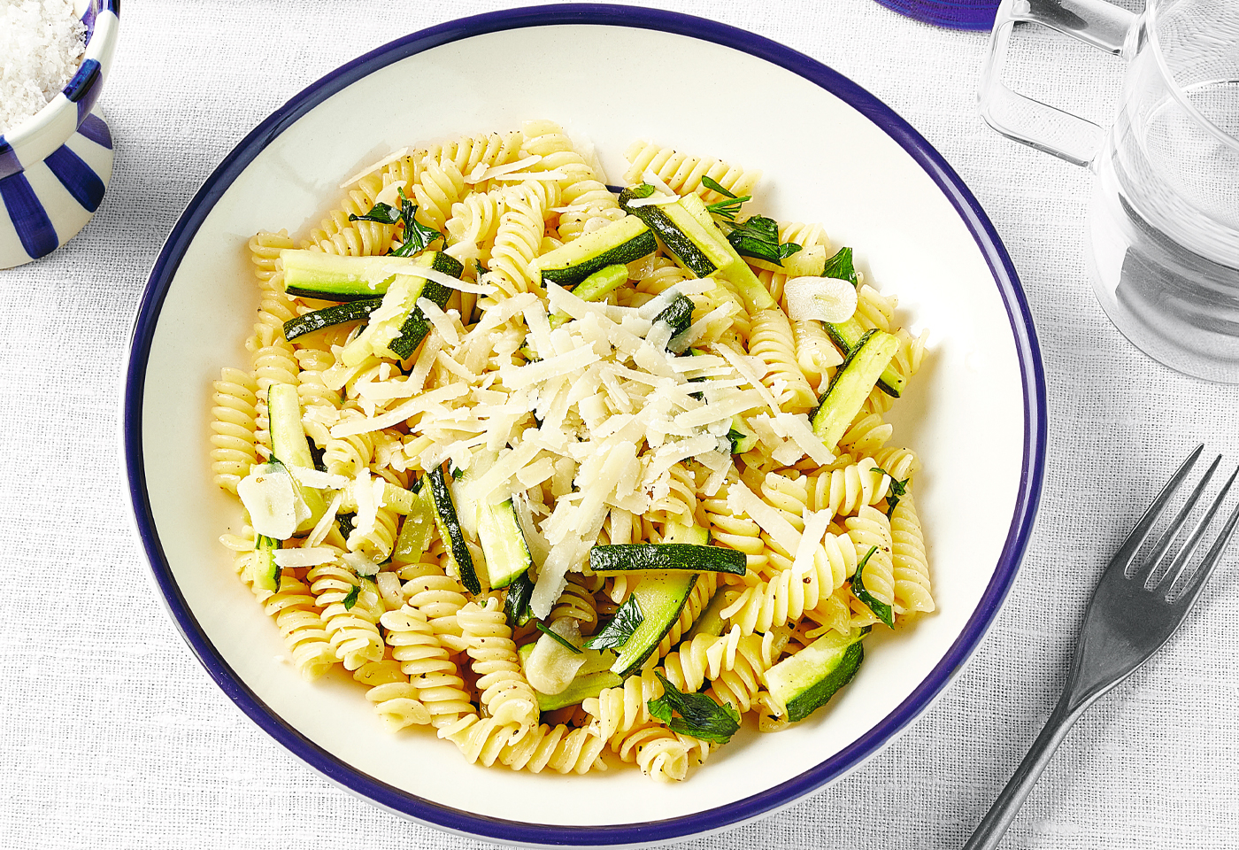 ZucchiniFusilli mit RoteRübenSalat Frisch Gekocht