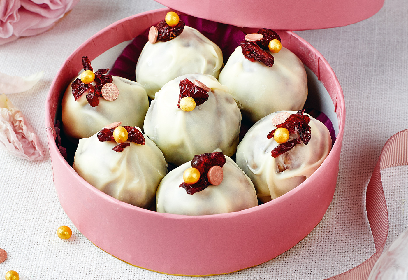 Erdnuss-Schoko-Kugeln mit Cranberrys | Frisch Gekocht