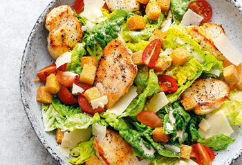 Caesar Salad mit gebratener Hendlbrust Foto: © StockFood