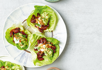 Salat Tacos mit pikanten Bohnen Foto: © Kevin Ilse
