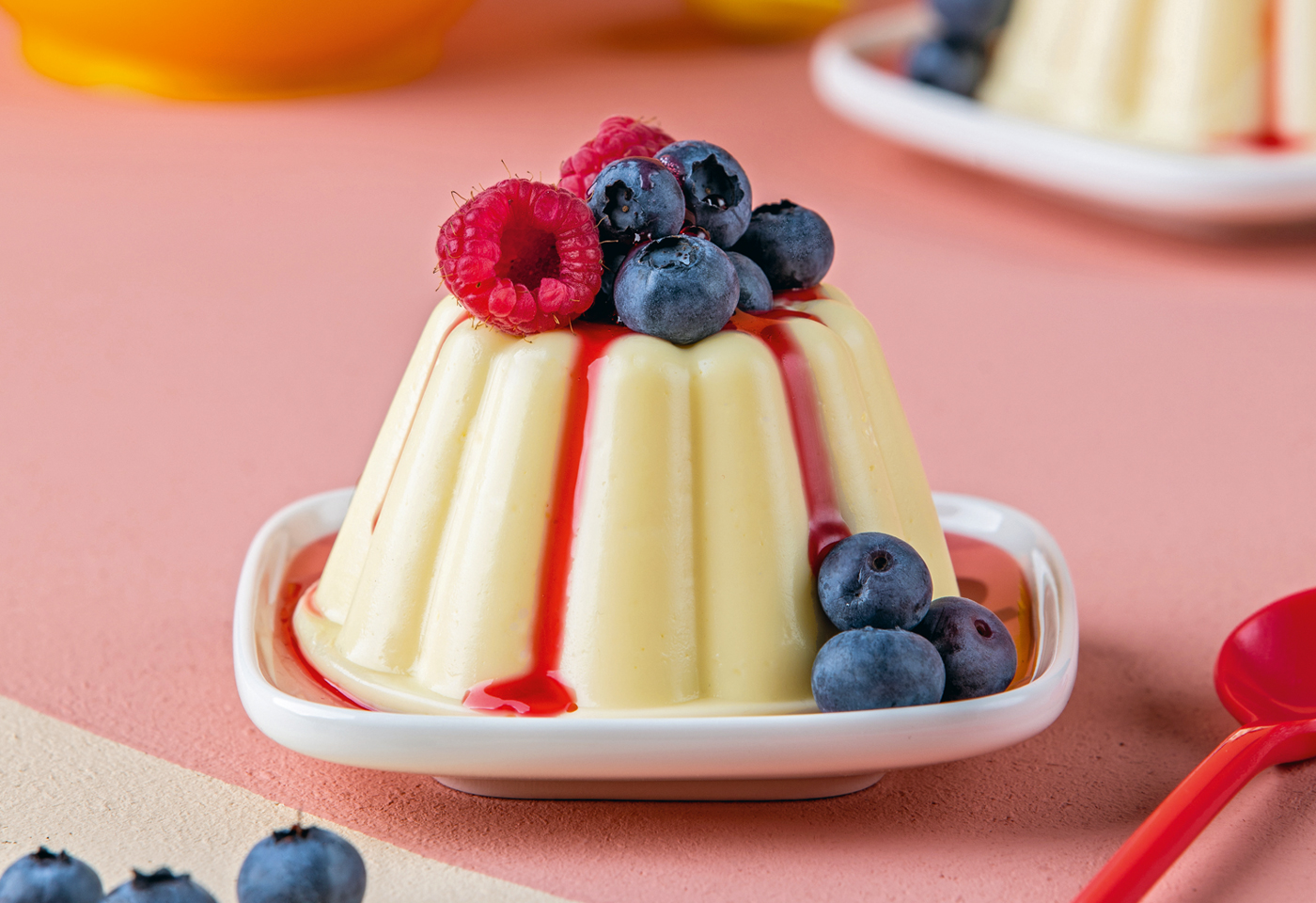 Kokospudding mit Himbeersirup | Frisch Gekocht
