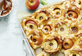 Apfel-Zupfkuchen mit Mandeln Foto: © Shutterstock