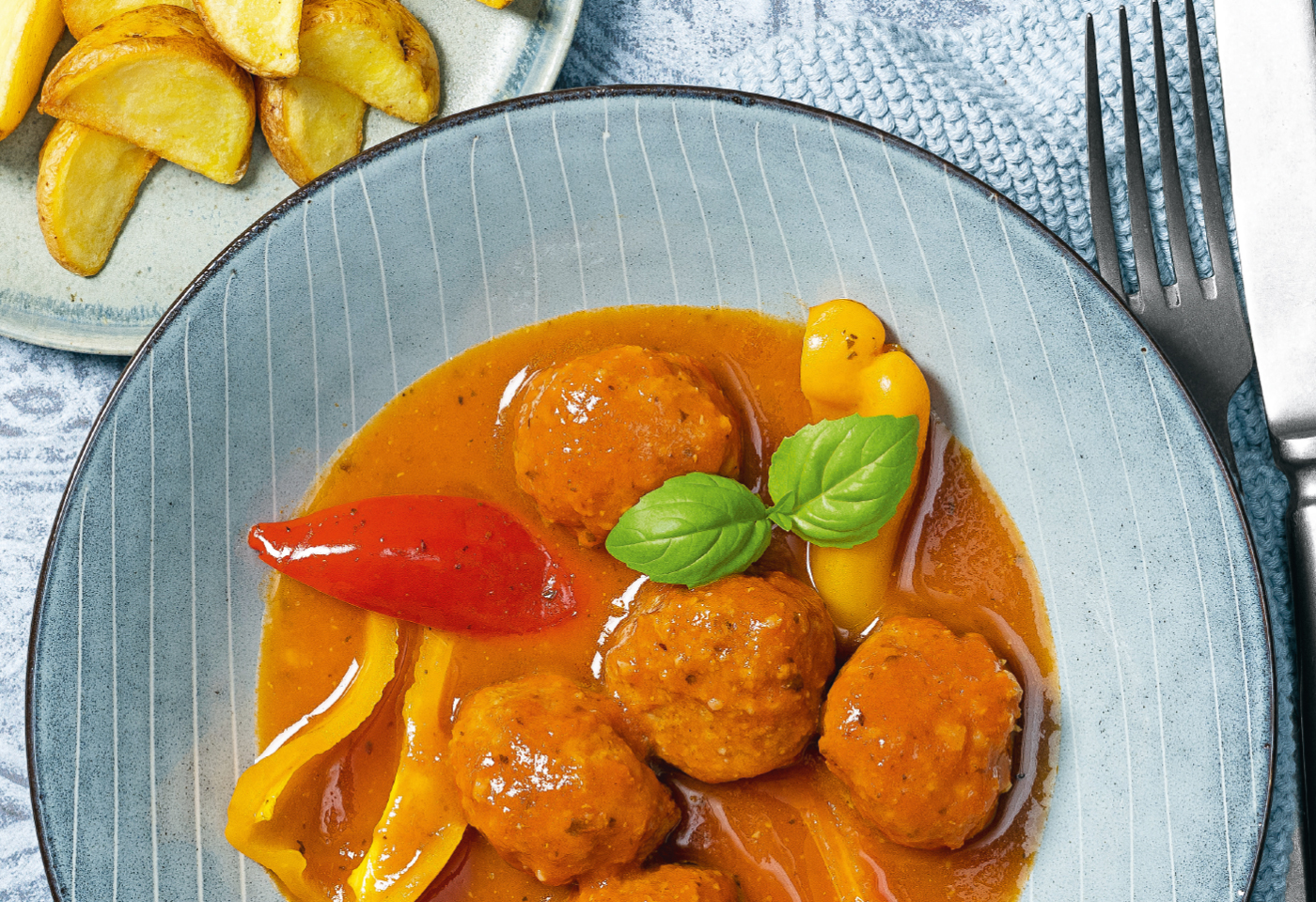 Fleisch-Gemüse-Bällchen in Paprika-Tomatensauce | Frisch Gekocht