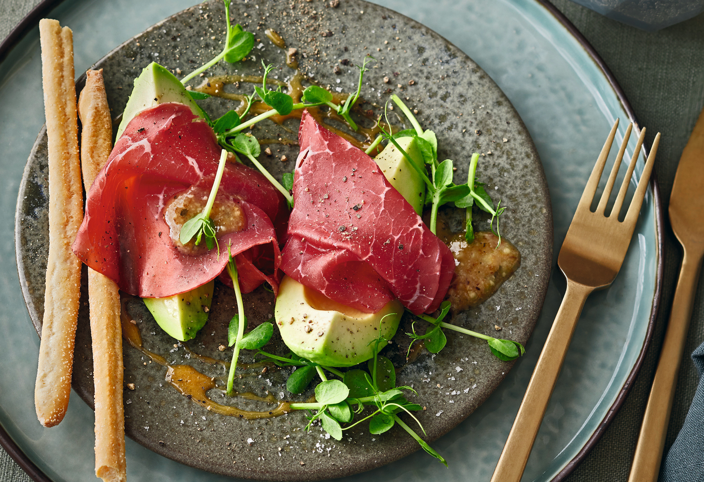 Bresaola und Avocado mit Manukahonig und Walnusspesto | Frisch Gekocht