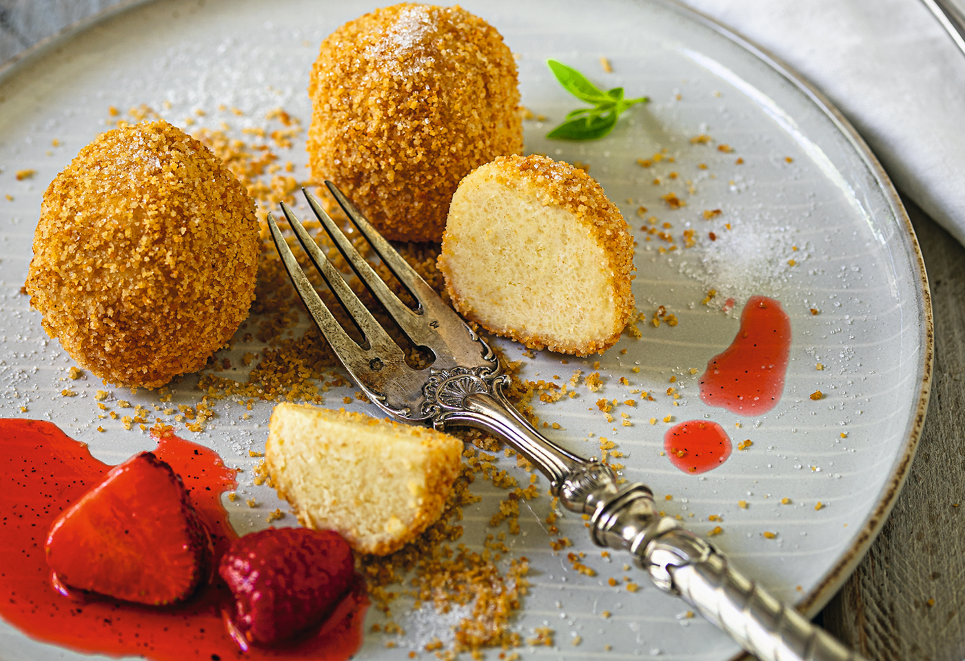 Topfenknödel mit geschmolzenen Beeren | Frisch Gekocht