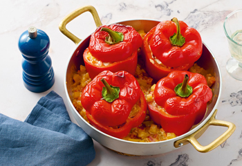 Vegetarisch gefüllte Paprika Foto: © Eva Strateva/Marian Inhouse-Agentur Vegetarisch gefüllte Paprika Foto: © Eva Strateva/Marian Inhouse-Agentur
