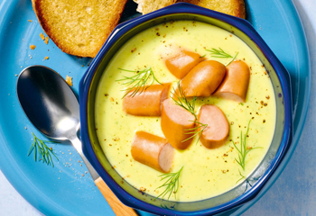 Zucchinicreme-Suppe mit Frankfurtern Foto: © Elke Gebeshuber/Marian Inhouse-Agentur Zucchinicreme-Suppe mit Frankfurtern Foto: © Elke Gebeshuber/Marian Inhouse-Agentur