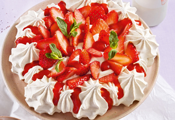 zum Rezept: Pavlova mit Erdbeeren